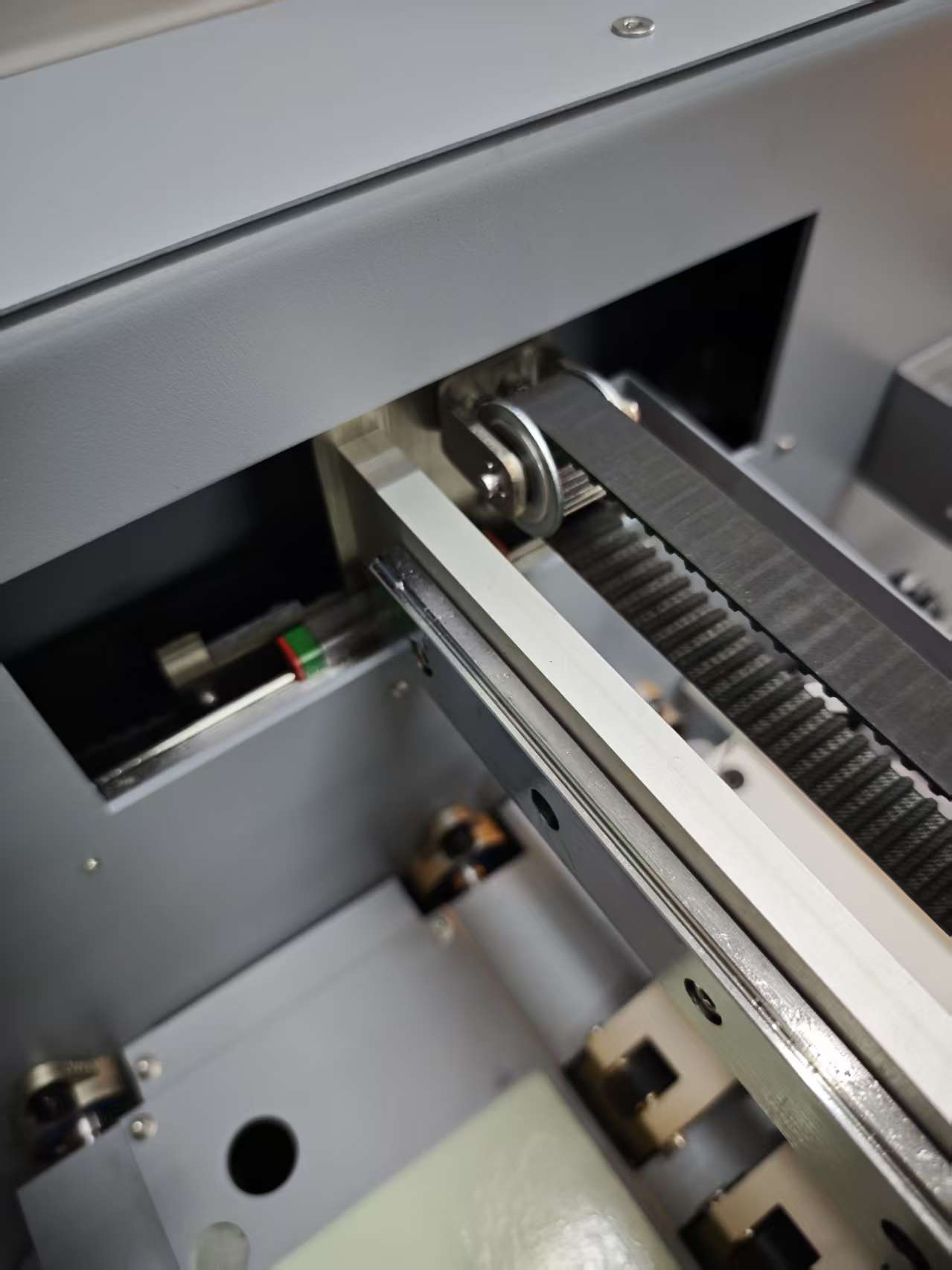 Serie UUNA TEK® iAuto Premium: la macchina per scrivere a mano automatica con la capacità più elevata al mondo | Scrive fino a 2.400 lettere o 700 buste per carico | Modelli Premium e Premium Ultra