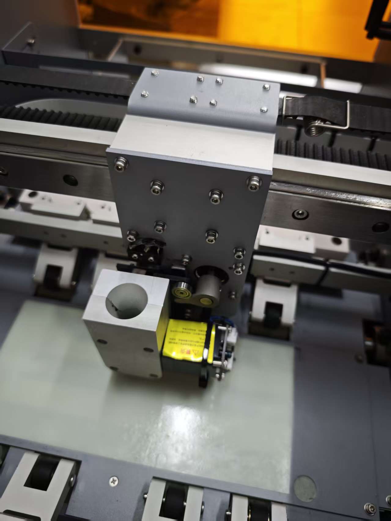 Serie UUNA TEK® iAuto Premium: la macchina per scrivere a mano automatica con la capacità più elevata al mondo | Scrive fino a 2.400 lettere o 700 buste per carico | Modelli Premium e Premium Ultra