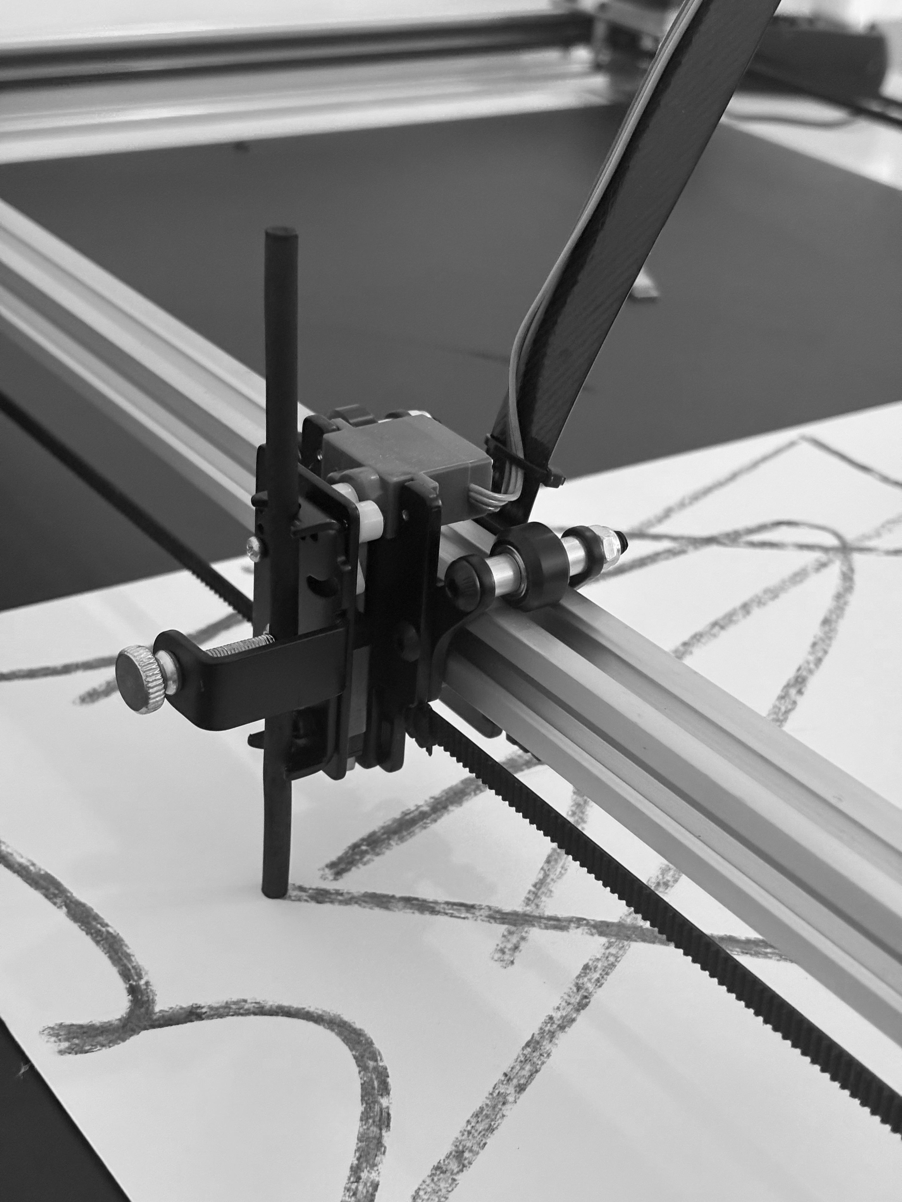 UUNA TEK ArtStation 2436 | Plotter artistico di grande formato e sistema di produzione di arte generativa di livello istituzionale (36” × 24”)